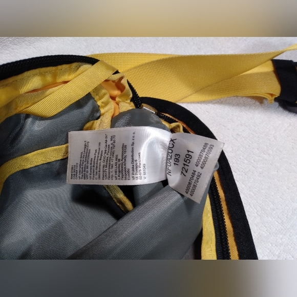 The NORTH FACE Yellow Script Waterproof Fanny Pack Crossbody waist purse bag - Picture 8 of 13